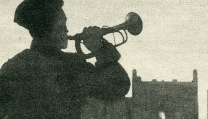 Reveille om 4 uur op de Prins Hendrikskazerne om de vierdaagselopers te wekken