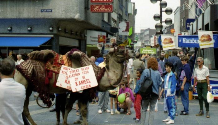 Zomerfeesten 1987 met uitzicht op de Broerstraat